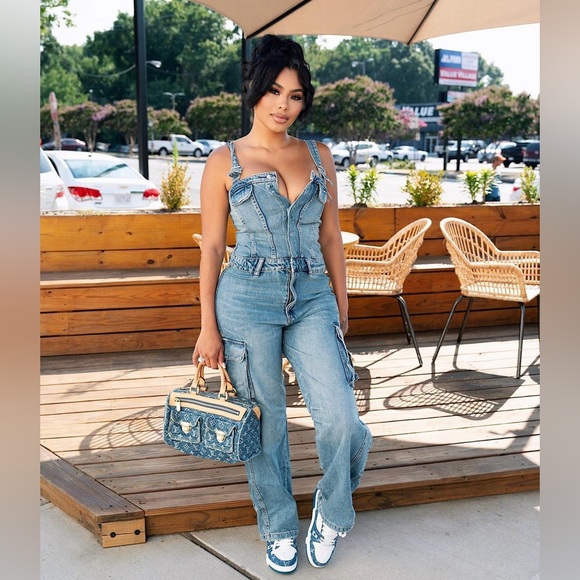 Zara Woman TRF Denim Cargo Jumpsuit Size. Medium Brand New Without Tag*** - Picture 4 of 6